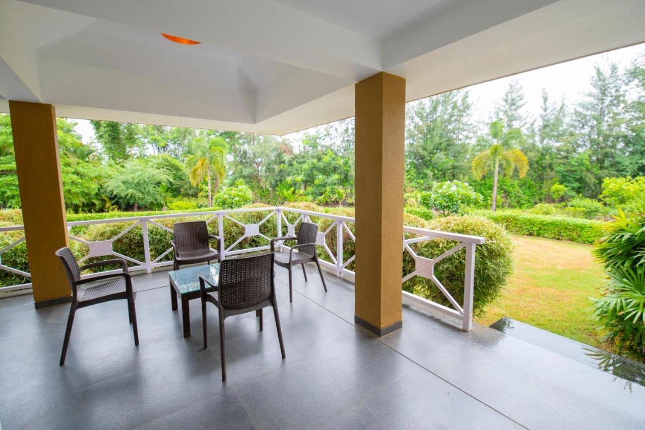 Resort Palmwoods Retreat Pune
