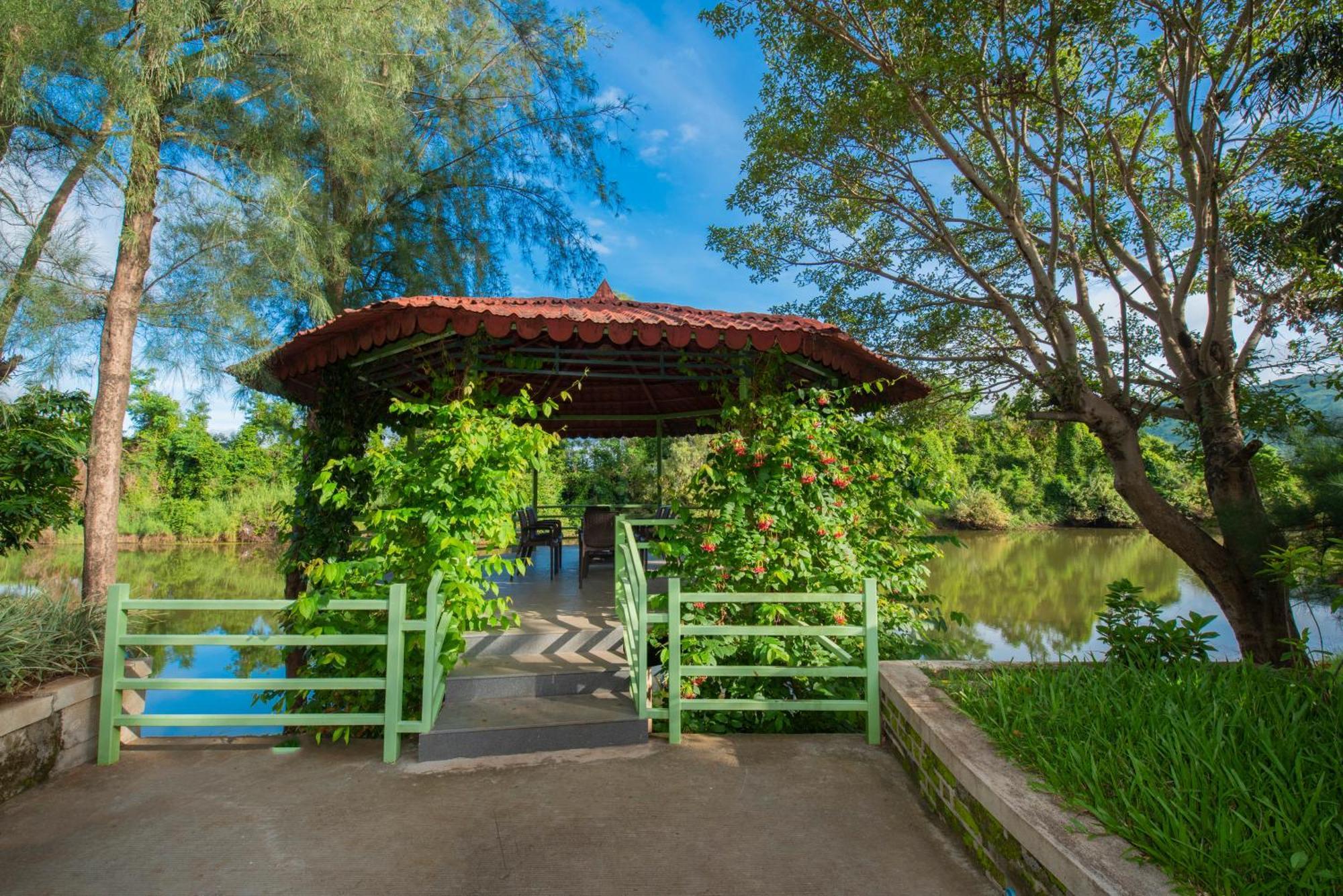 Palmwoods Retreat Resort *